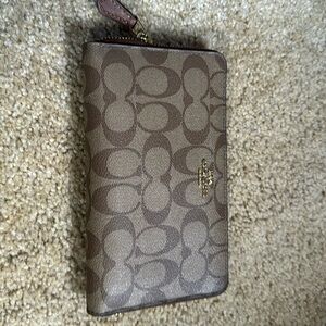NWT Coach Medium Zip Around Khaki Saddle 2 Wallet